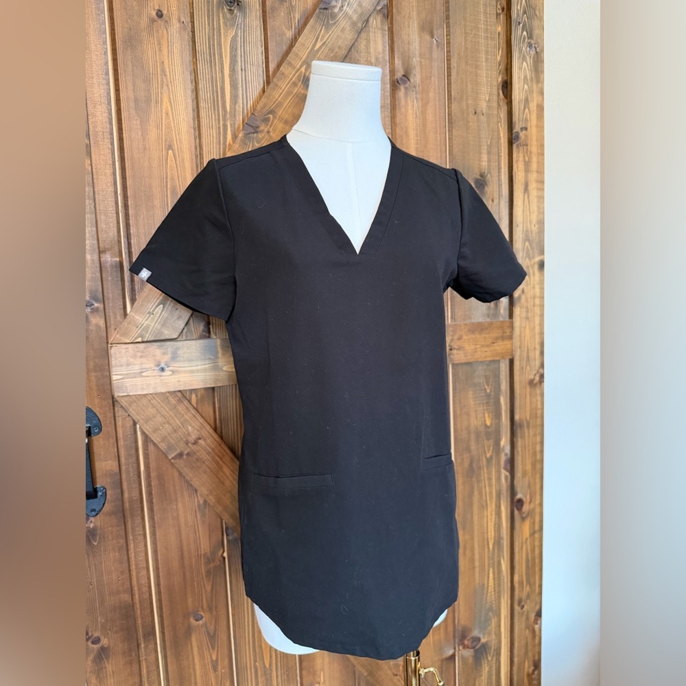 Figs Technical Collection Top Women’s Black V-Neck Three Pocket Scrub Top XS EUC